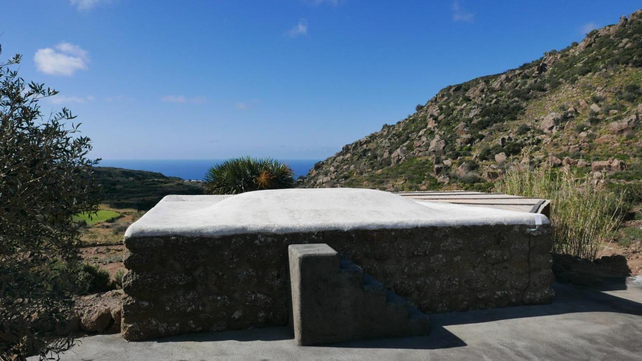 Dammusi Il Serralh -pantelleria- * Scauri (Sicily)