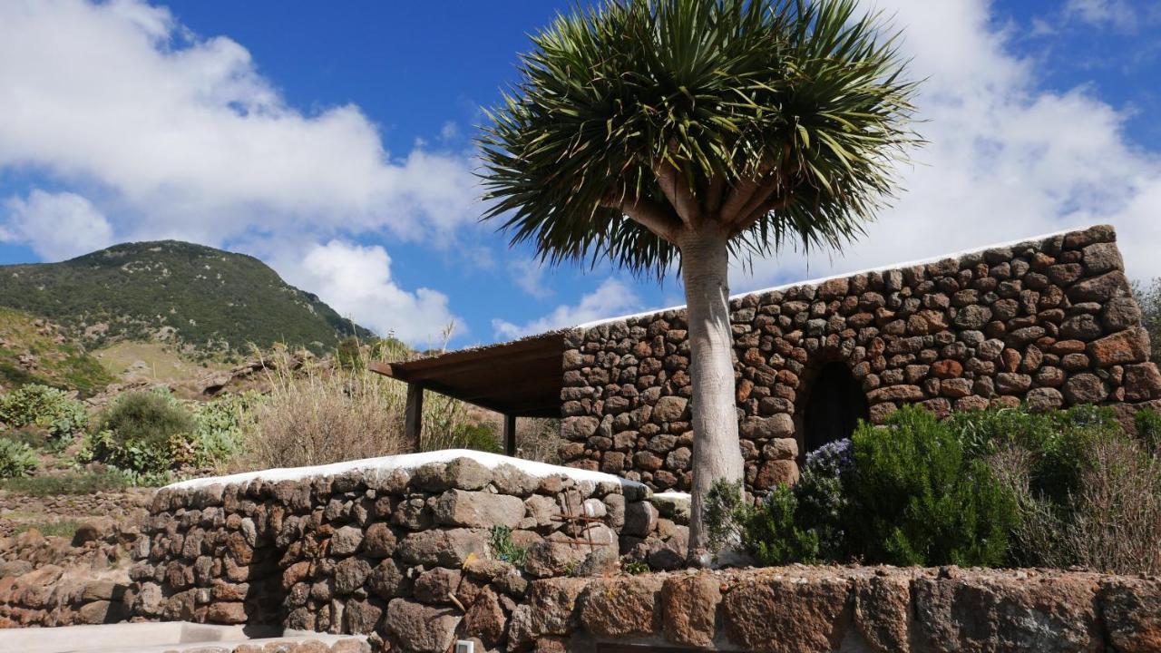 Dammusi Il Serralh -pantelleria- *